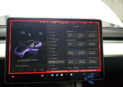 2025 Tesla Model Y from USA, damaged, VIN 7SAYGDEE0SF223382